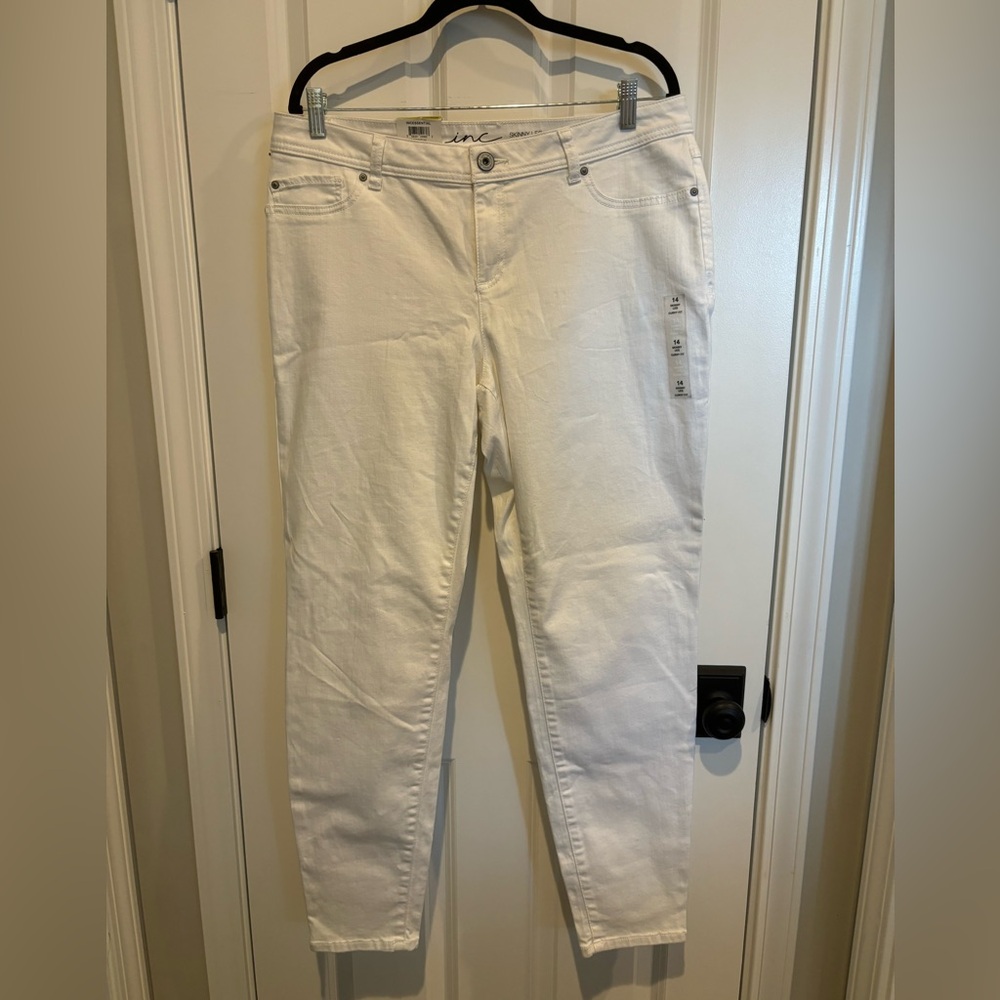 INC International Concepts Skinny Leg Curvy Fit White Jeans Size 14